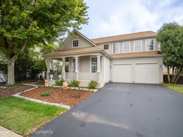 2899 Cornwall Ln, Geneva, IL 60134