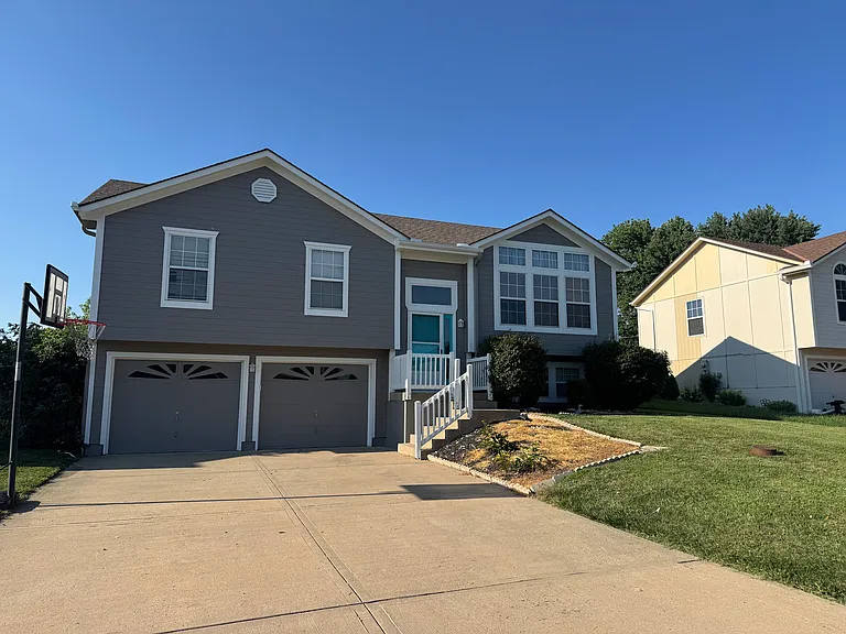 Willow Dr — Photo 1