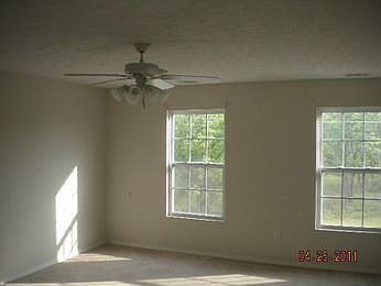 4th image of 3050 Ewingdale Dr