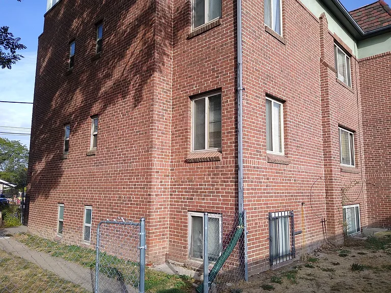 2833 N Colorado Blvd — Photo 37