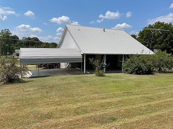 3rd image of 19 Grady Ln