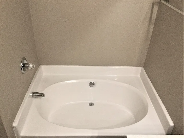 923 Plumeria Dr — Photo 10