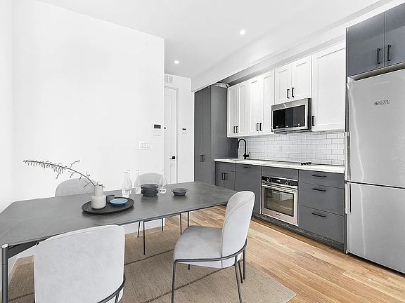 2nd image of 307 Cornelia St #3F