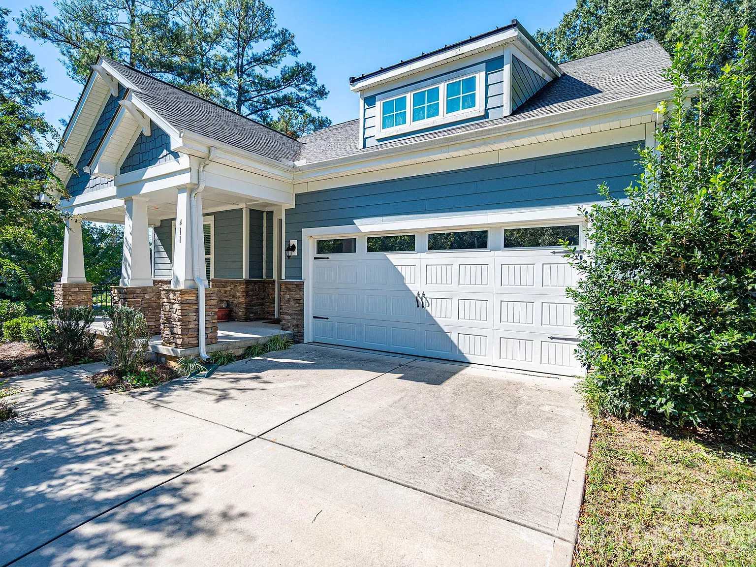 3 bed, 2.5 bath, 1760 sqft, $1,995 — Photo 2