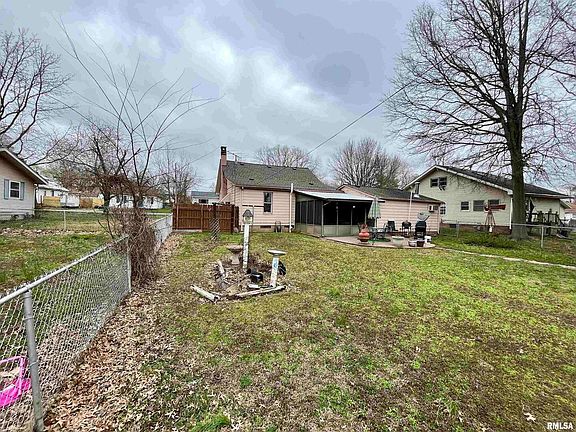 4th image of 1706 E Elm St