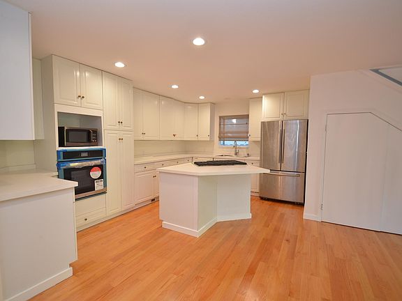 3rd image of 2131 Sterling Ave