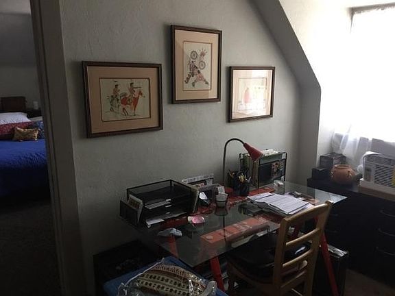 pass through bedroom/office