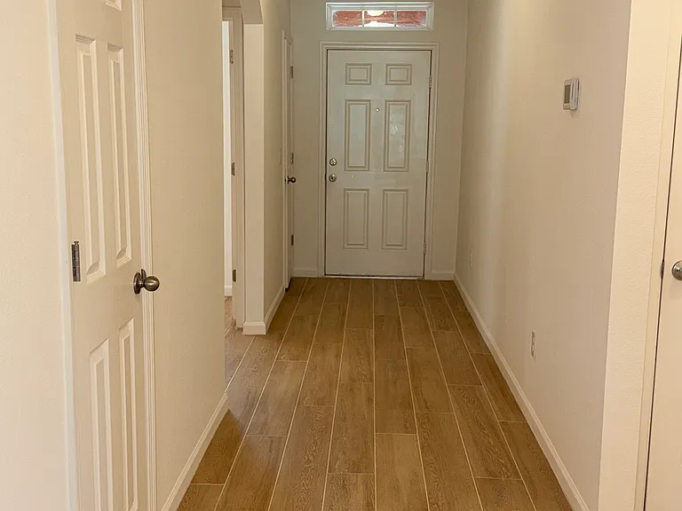 1522 Lexington Sq SW — Photo 31