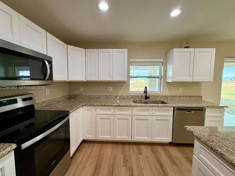 7033 Waldo Cir — Photo 9