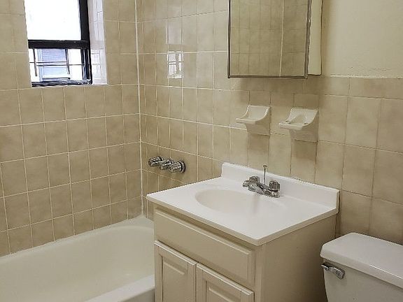 2nd image of 1975 Union St APT 5C