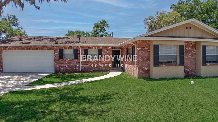 3 bed, 2.0 bath, 1466 sqft, $2,195 — Photo 2