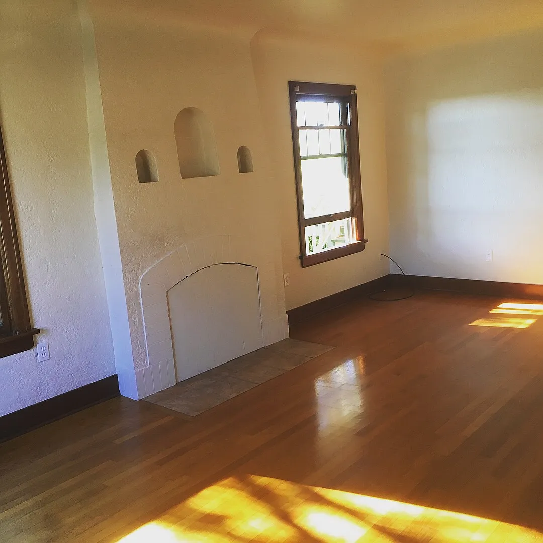 3 bed, 800 sqft, $2,350 — Photo 3