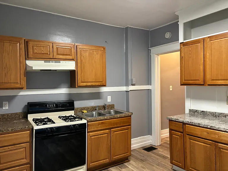 400 Parsells Ave #400 — Photo 4