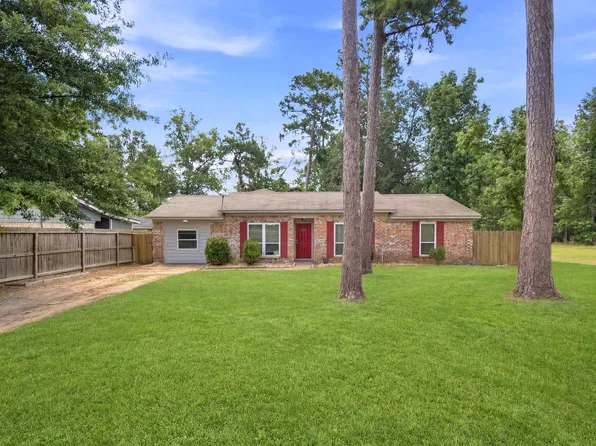 1835 S 3rd St, Conroe, TX 77301