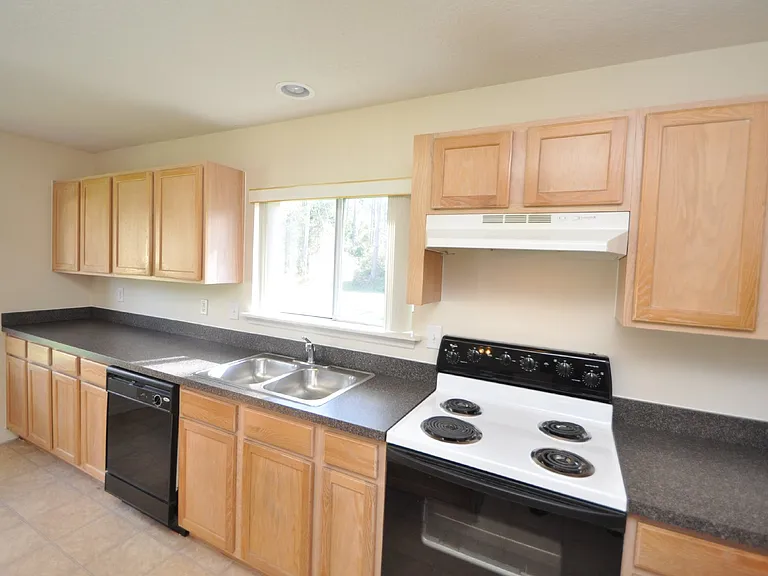 116 London Dr — Photo 9