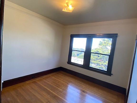 3rd image of 320 Parnassus Ave