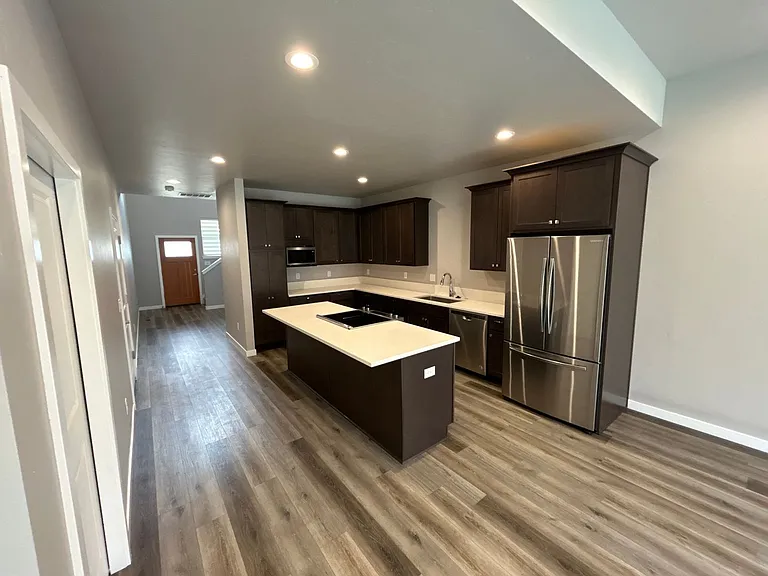 3674 SW Badger Ave — Photo 6