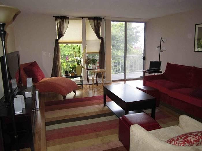 Spacious living room