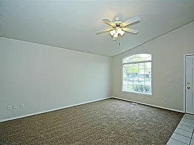 3 bed, 1206 sqft, $1,995 — Photo 3