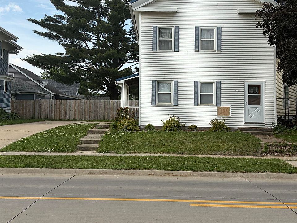 2nd image of 704 1st St E