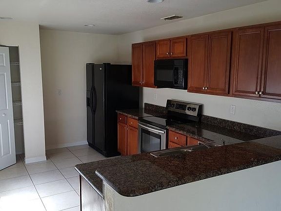 2nd image of 2094 SW Newport Isles Blvd