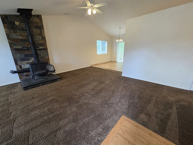 1309 Honeysuckle Ave — Photo 5