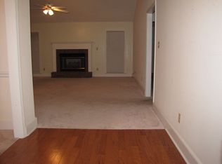 112 Winchester Dr, Leesburg, GA 31763