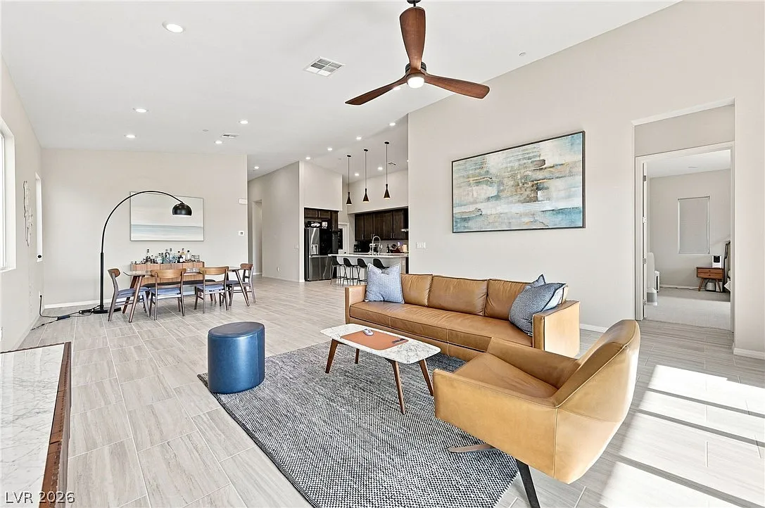 3 bed, 2.5 bath, 2177 sqft, $4,000 — Photo 3