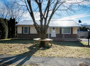211 Danielle Dr, Pleasant Gap, PA 16823