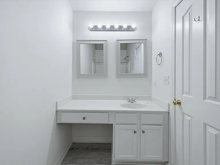 6928 Creft Cir — Photo 31