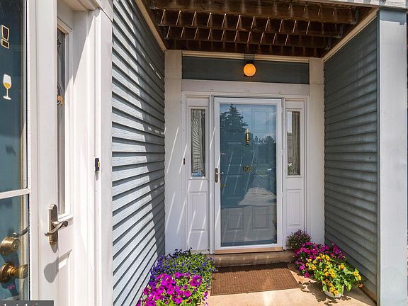 2nd image of 132 Hillcroft Way