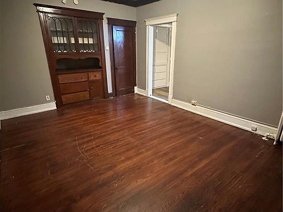 4th image of 10 Fairfield Ave
