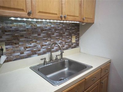 110 Brooklyn Ave APT 3B, Freeport, NY, 11520