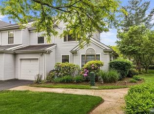 161 Demeduk Ct, Mahwah, NJ 07430