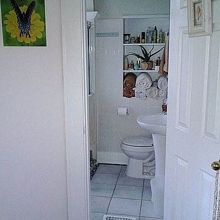 entrance to 2nd bathroom