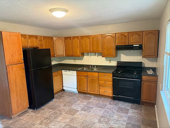 2nd image of 11918 Brookmont Dr