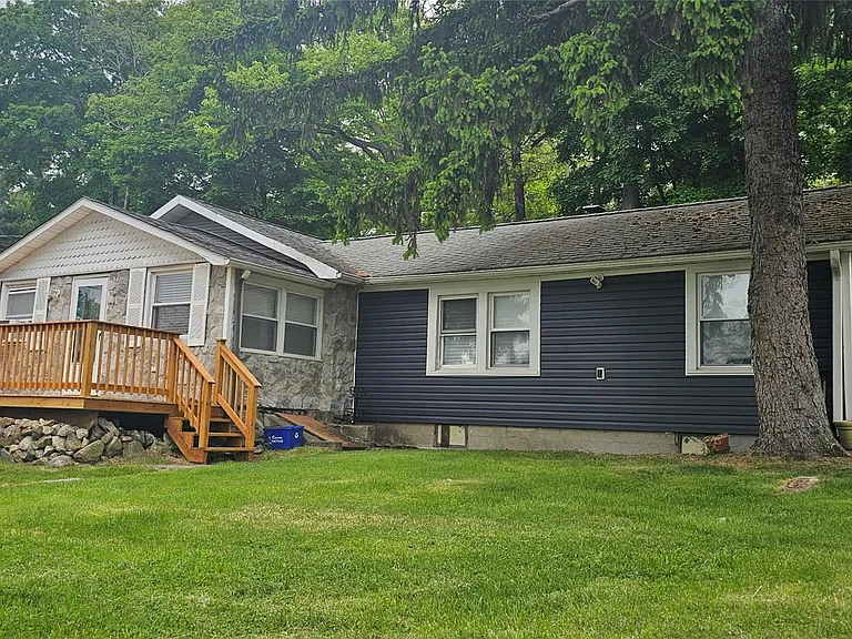 79 Buckberg Rd — Photo 2