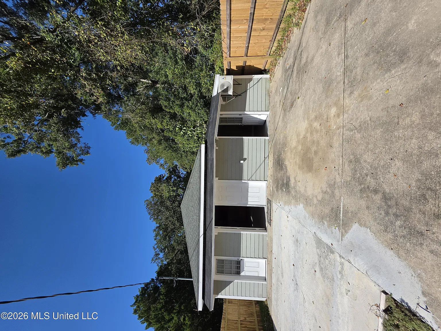 2 bed, 2.0 bath, 800 sqft, $1,300 — Photo 1