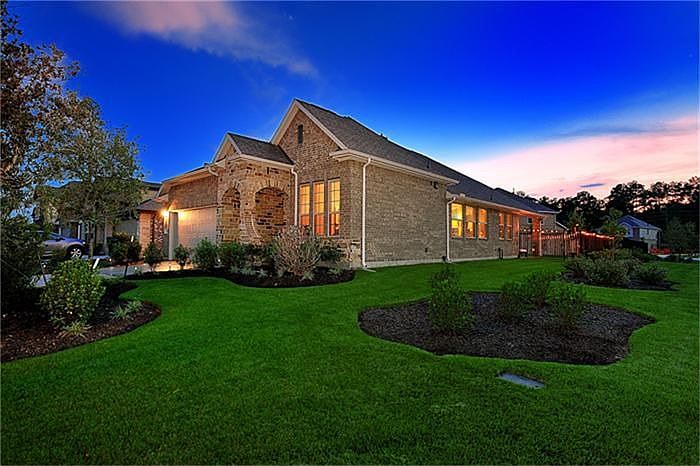 1st image of 27 Hinterwood Way