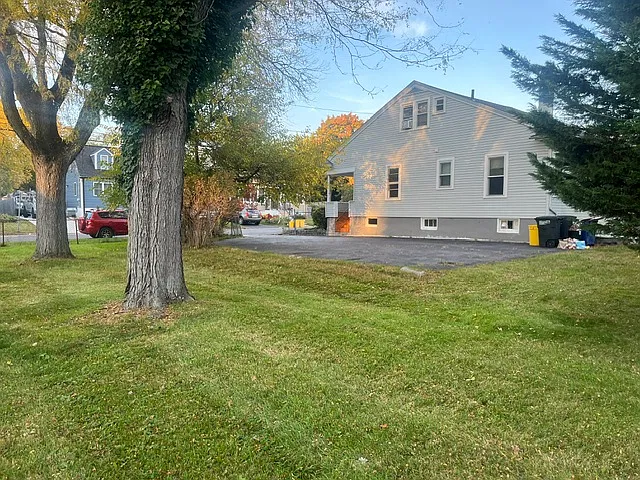 6 bed, 1632 sqft, $4,700 — Photo 3