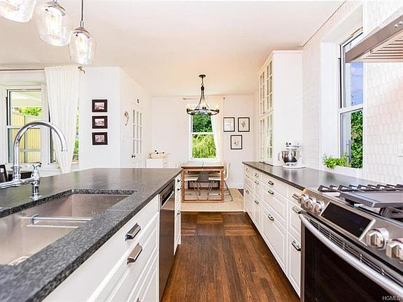 3rd image of 3901 Independence Ave APT 5N