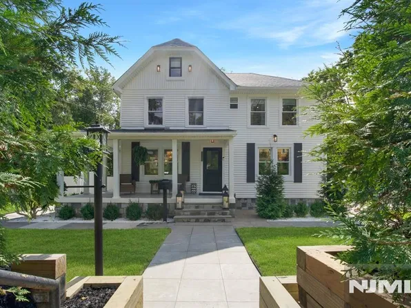 137 Schraalenburgh Road, Harrington Park, NJ 07640