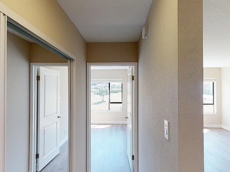 Marina Cove Apartments — Photo 24