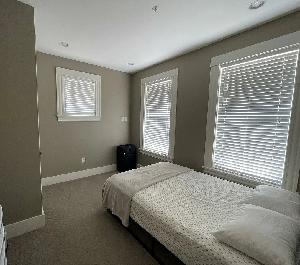 1149 Middlesex St — Photo 3