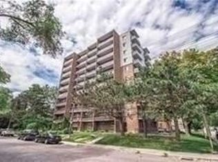 15 Elizabeth St N #503, Mississauga, ON L5G 2Z3