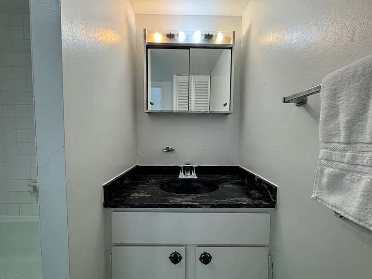 2059 Huntington Ave #1008 — Photo 12
