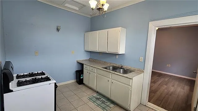 2019 Louisa St — Photo 11