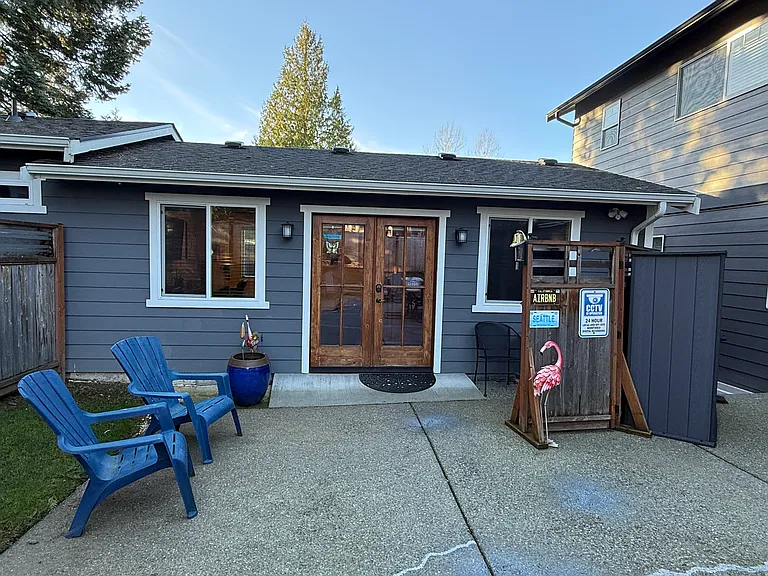 Bungalow space enterance.