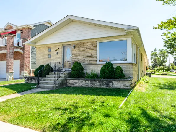 9997 Eden Ave, Schiller Park, IL 60176