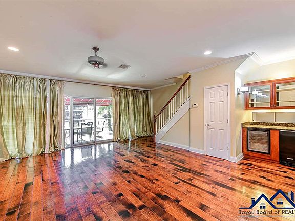 4th image of 3031 Barrow St APT 5